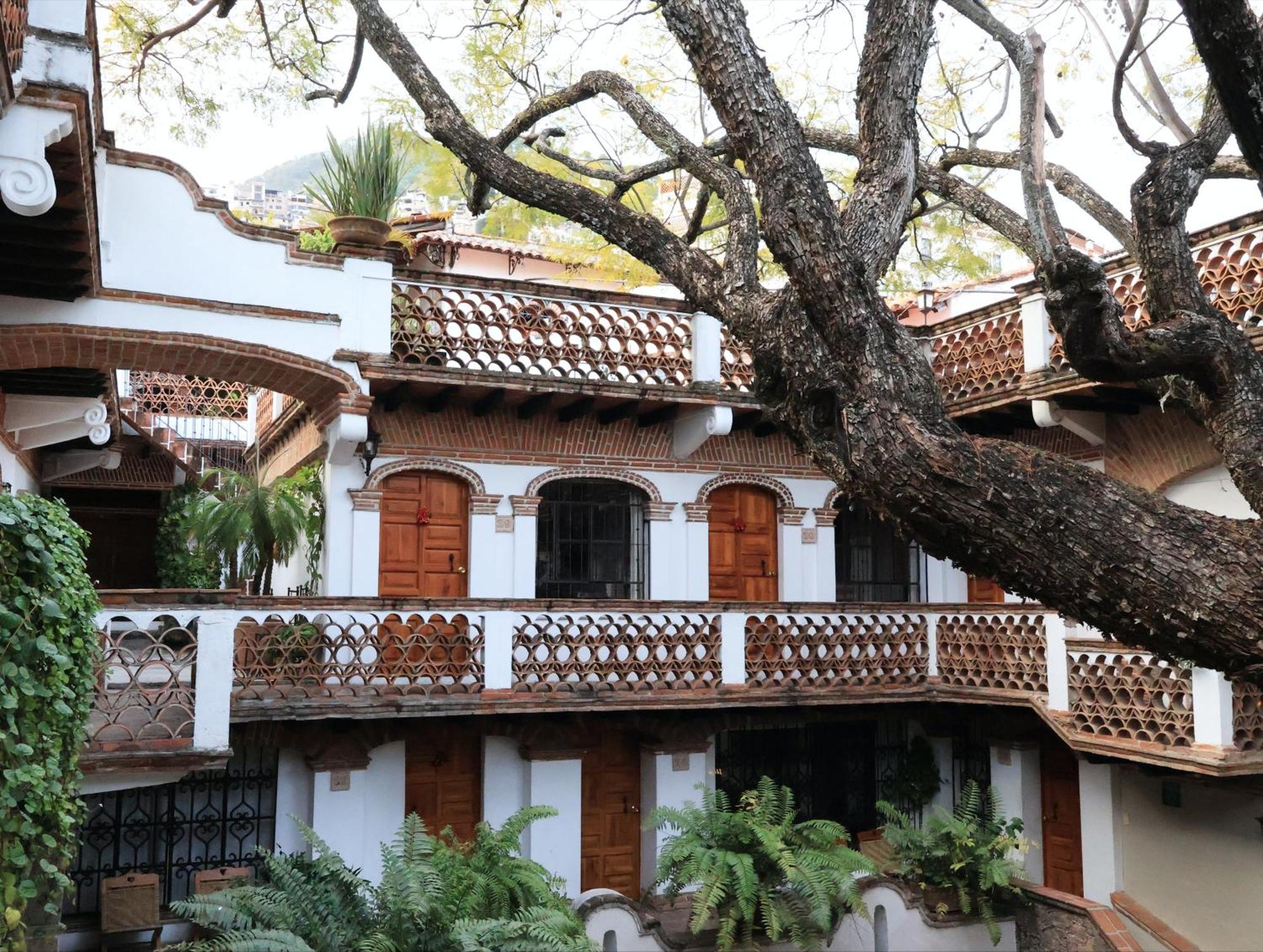 Hotel Los Arcos Taxco de Alarcon Exterior photo